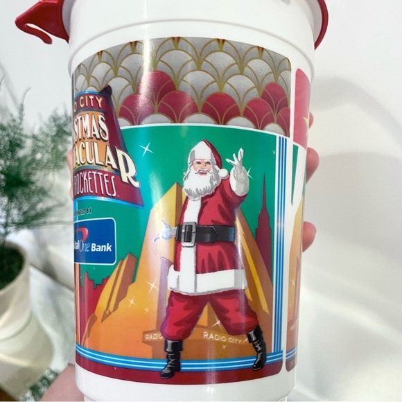 Radio City Rockettes Popcorn Bucket with lid - Picture 7 of 9